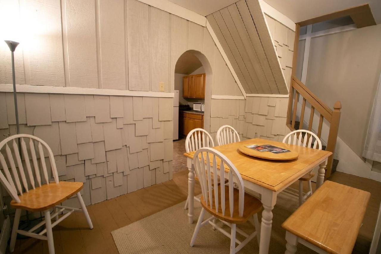 Downtown 2 Bedroom Cottage, Sleeps 6, Walking Distance To Honeywell, Downtown Restaurants, Shopping Wabash Exterior photo