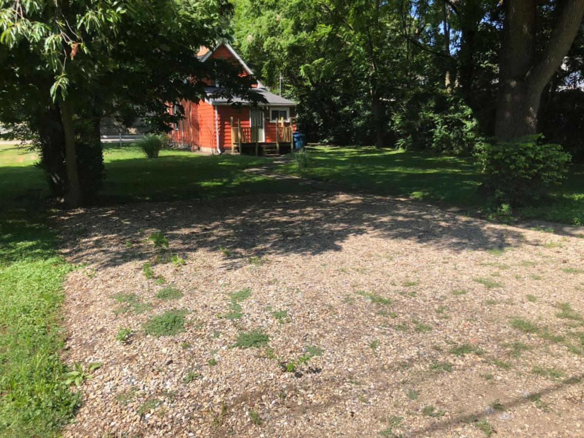 Downtown 2 Bedroom Cottage, Sleeps 6, Walking Distance To Honeywell, Downtown Restaurants, Shopping Wabash Exterior photo