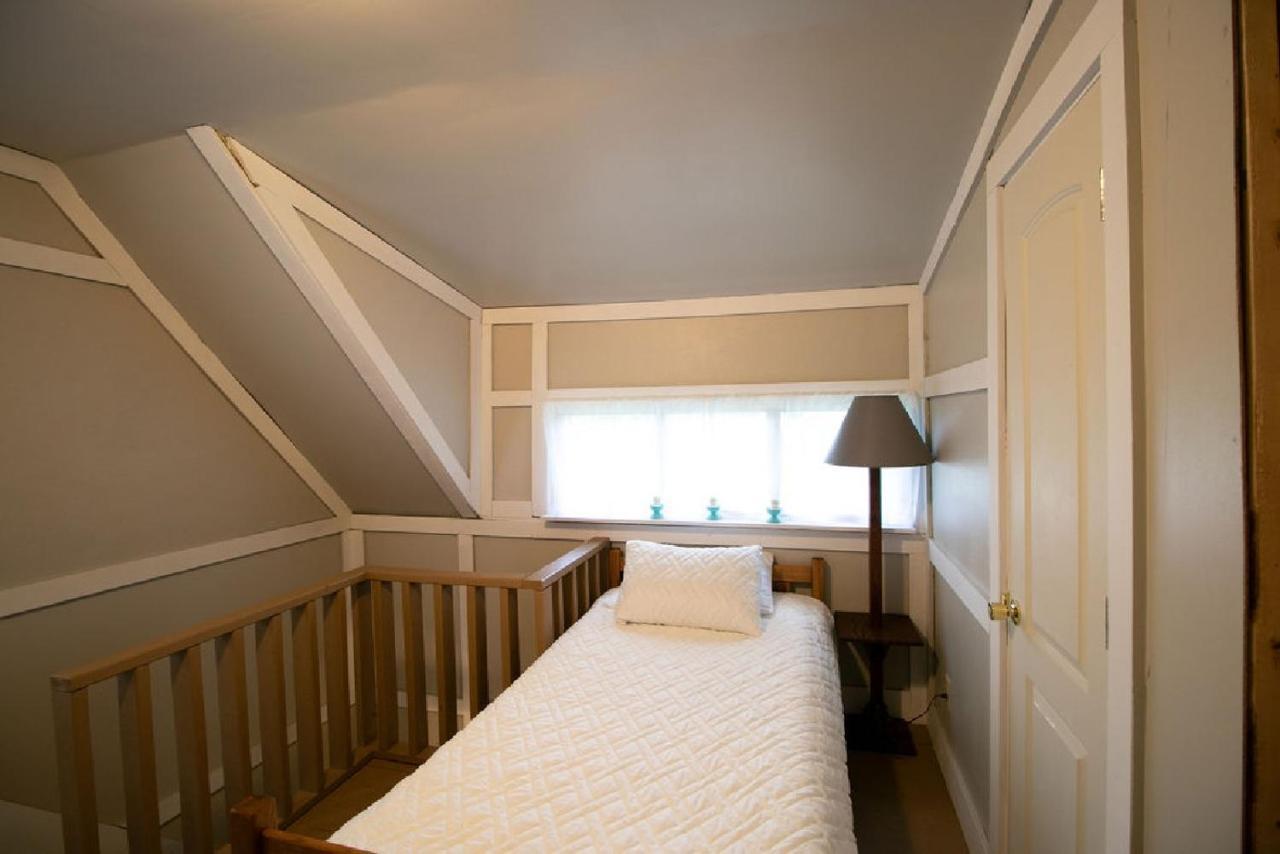 Downtown 2 Bedroom Cottage, Sleeps 6, Walking Distance To Honeywell, Downtown Restaurants, Shopping Wabash Exterior photo