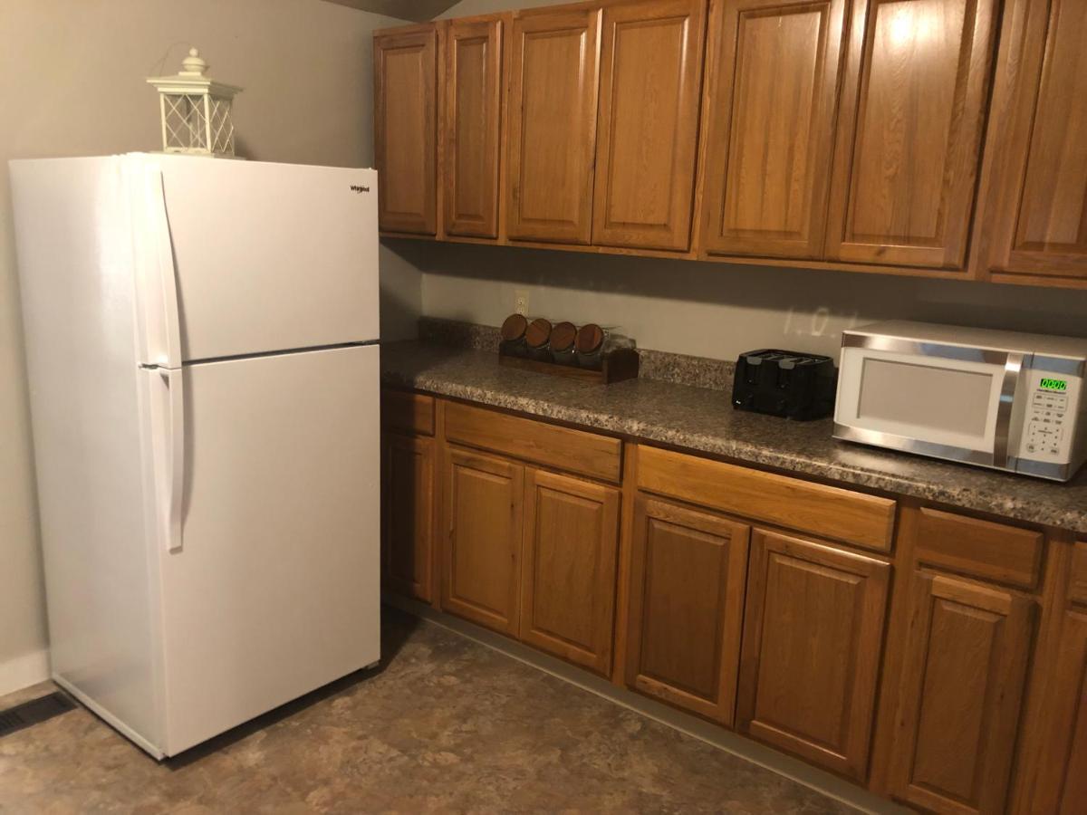 Downtown 2 Bedroom Cottage, Sleeps 6, Walking Distance To Honeywell, Downtown Restaurants, Shopping Wabash Exterior photo